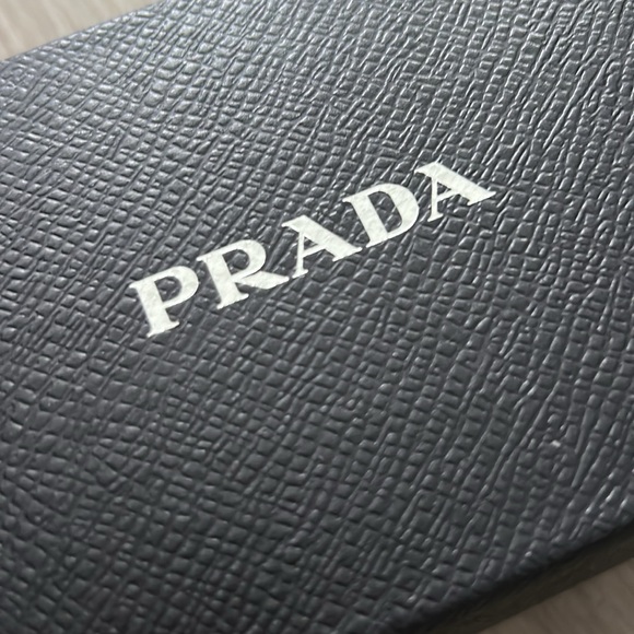 Prada Box (authentic) - Picture 5 of 8